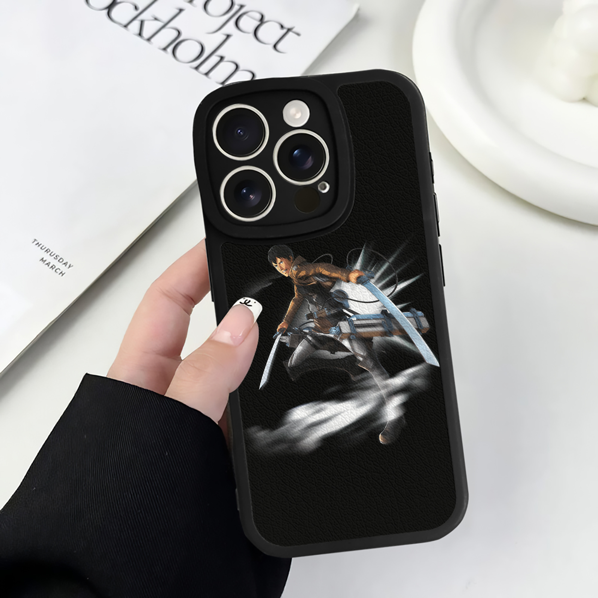 （画像用） 進撃の巨人 ベルトルト・フーバー Attack on Titan Bertholdt Hoover 【iPhone 16シリーズ対応】シリコンスマホケース（レザー調） 材質：シリコン